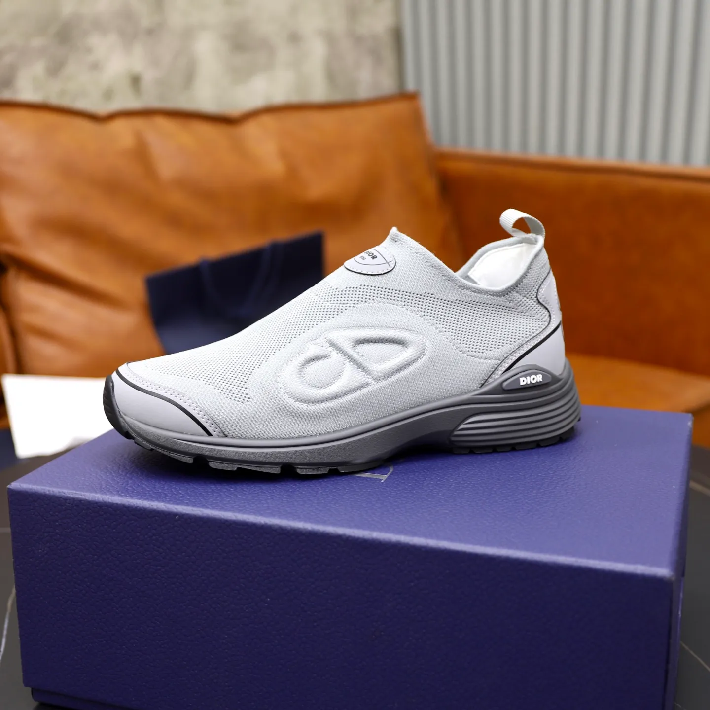Ex-factory price: 520💰Dior B30’s latest hot model is shipped, the original version is manufactured 1:1 ▪️ Fabric: Original customized fly weave ▪️ Lining: Imported breathable mesh ▪️ Sole: Original molded non-slip outsole ▪️ Size: 38-46 (45 and 46 are custom-made and cannot be returned or exchanged)